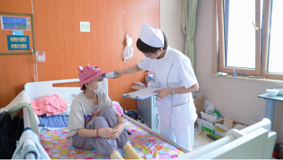 【护航新生】画出生命的亮色：10 岁抗癌女孩的童年与希望