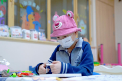 【护航新生】画出生命的亮色：10 岁抗癌女孩的童年与希望