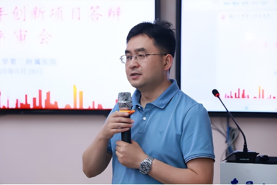 南昌大学二附院举办 2025 年青年创新项目答辩评审会