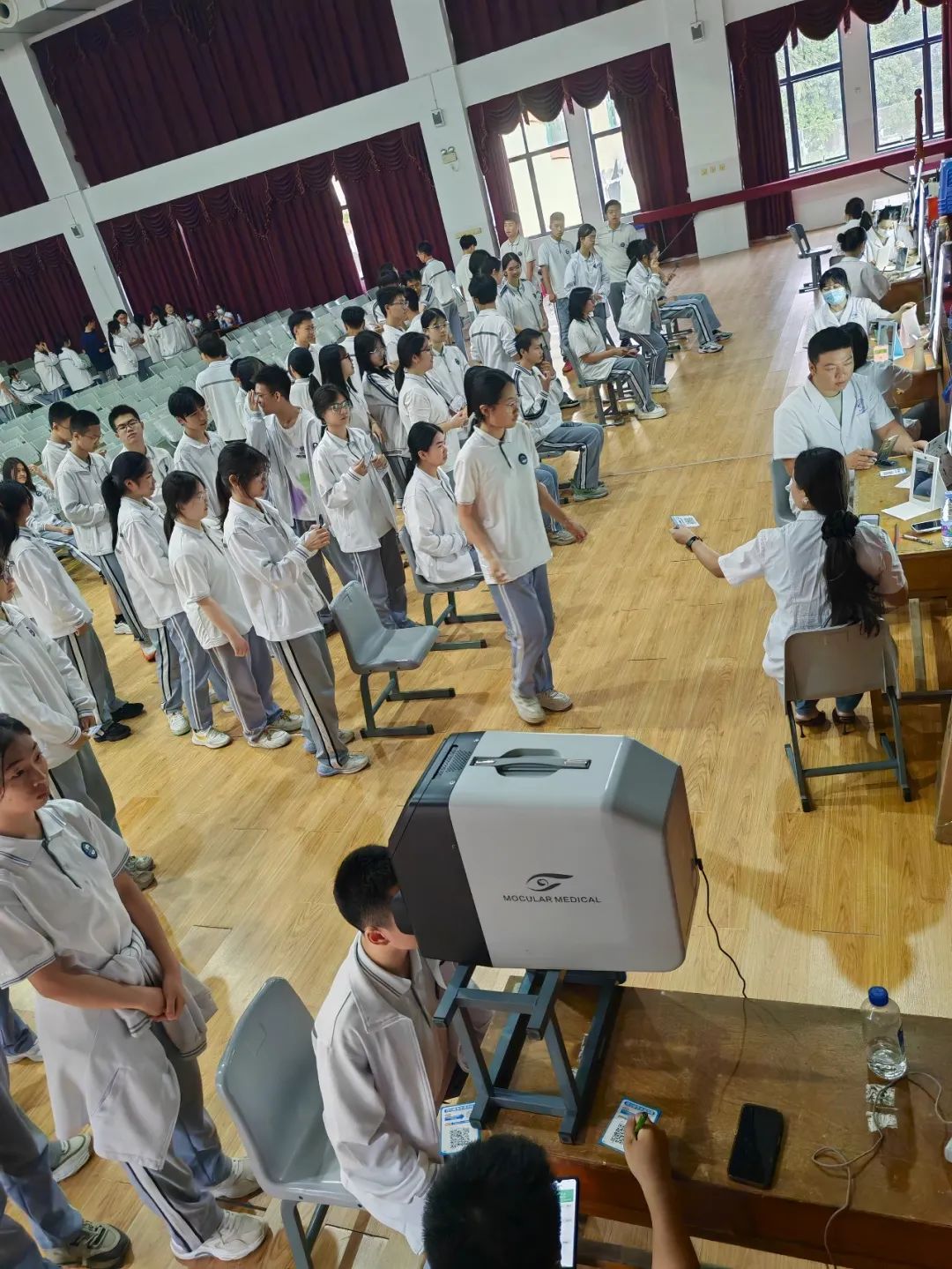 厦门眼科中心漳州眼科医院召开第 30 个全国爱眼日暨「漳州市属学校 2025 年春季学生视力筛查」启动会