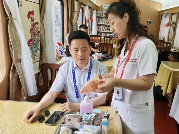 中亚专列搭桥梁 岐黄之术启新章——中国-中亚国际人文旅游专列盛大启程