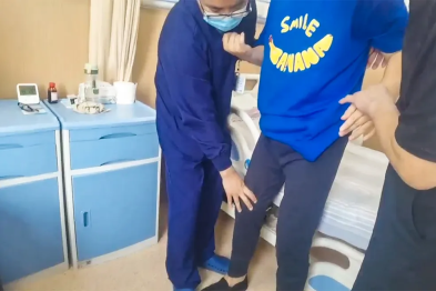 从「微意识」到站立行走，一位青年脑出血恢复期患者 282 天涅槃重生之路