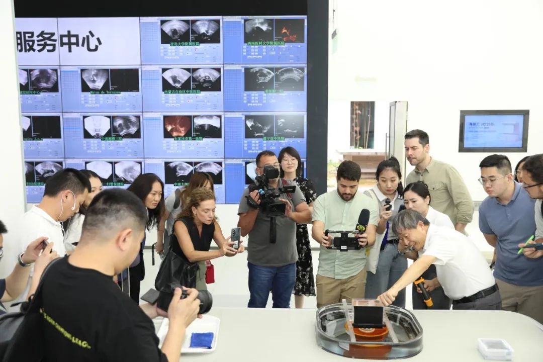 巴西记者团探访海扶科技，中国造肿瘤消融设备引发惊叹！