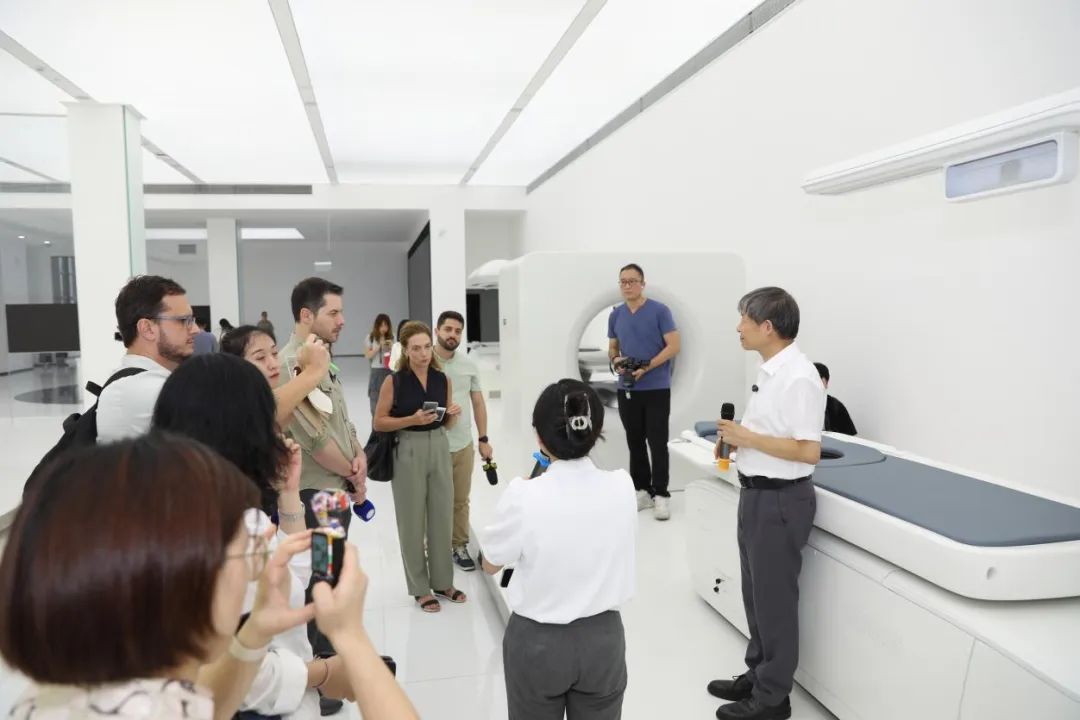 巴西记者团探访海扶科技，中国造肿瘤消融设备引发惊叹！