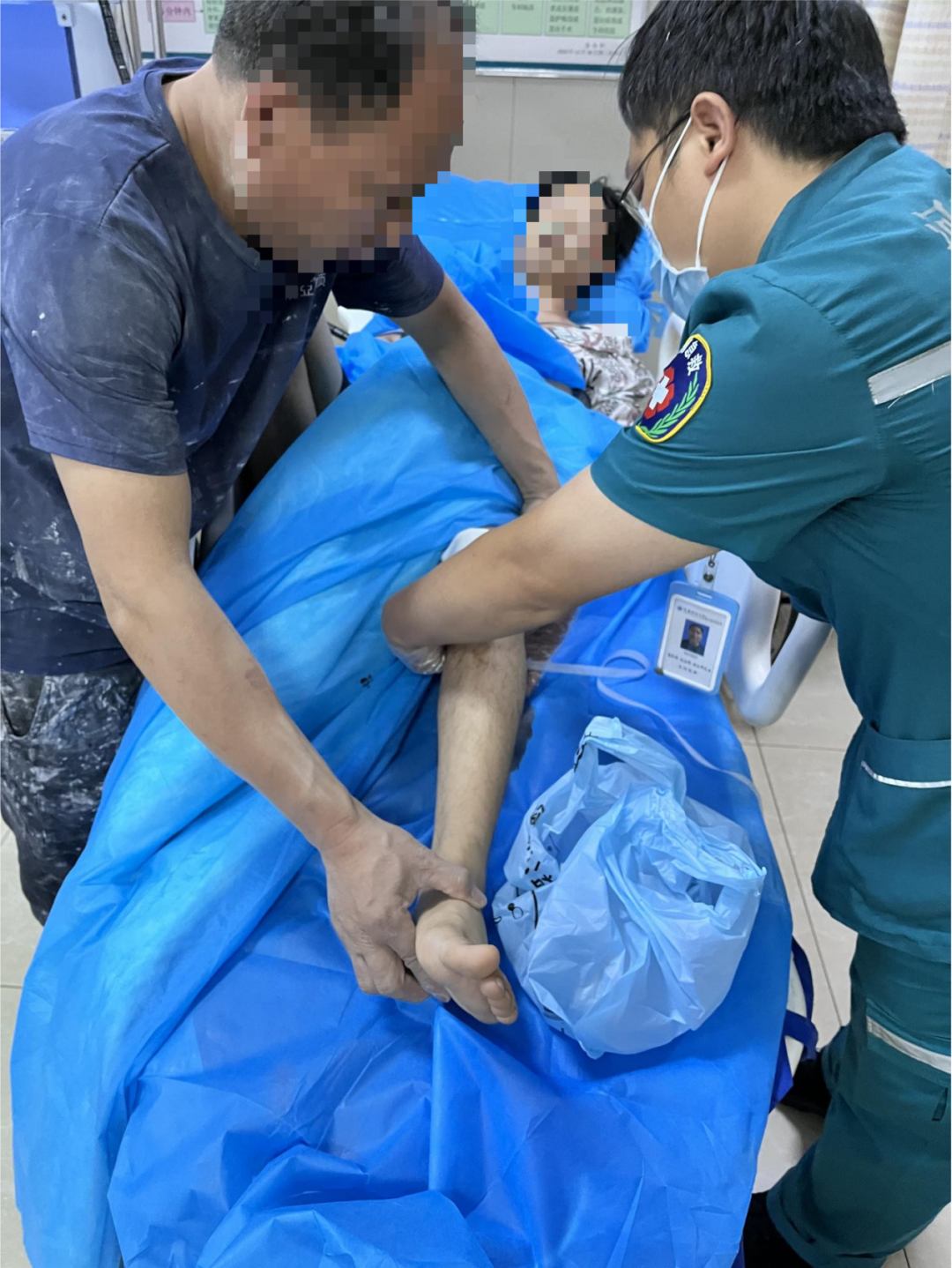 警惕摔伤后的「隐形杀手」：外伤性气胸的识别与急救