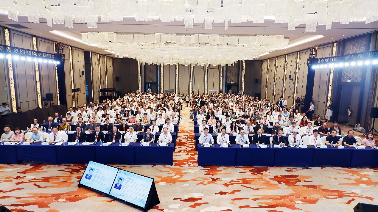 2025 微无创医学长江论坛在渝召开,中国原创技术塑全球标杆