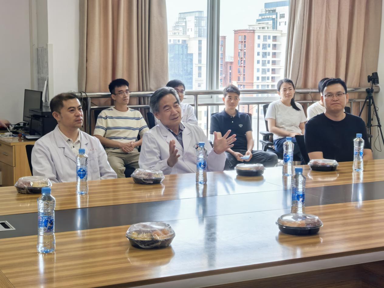 厉有名教授莅临南昌大学二附院消化内科指导学科建设与科研创新工作