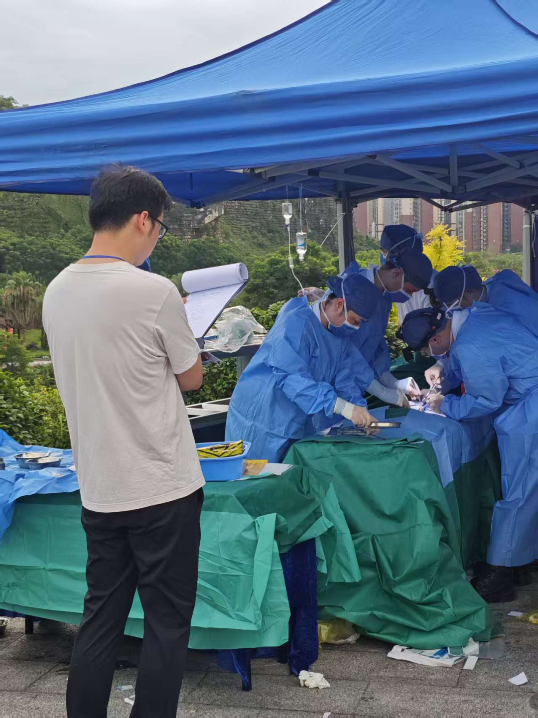 广西中医药大学一附院国家中医紧急医学救援队出色完成「2025 年全区道路交通事故紧急医学救援暨医疗应急队伍大练兵」综合演练任务