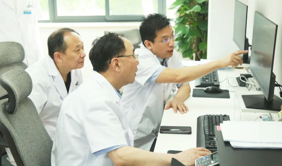 重庆松山医院密雷教授应邀参加中国医师协会内镜保胆培训基地高质量发展研讨会