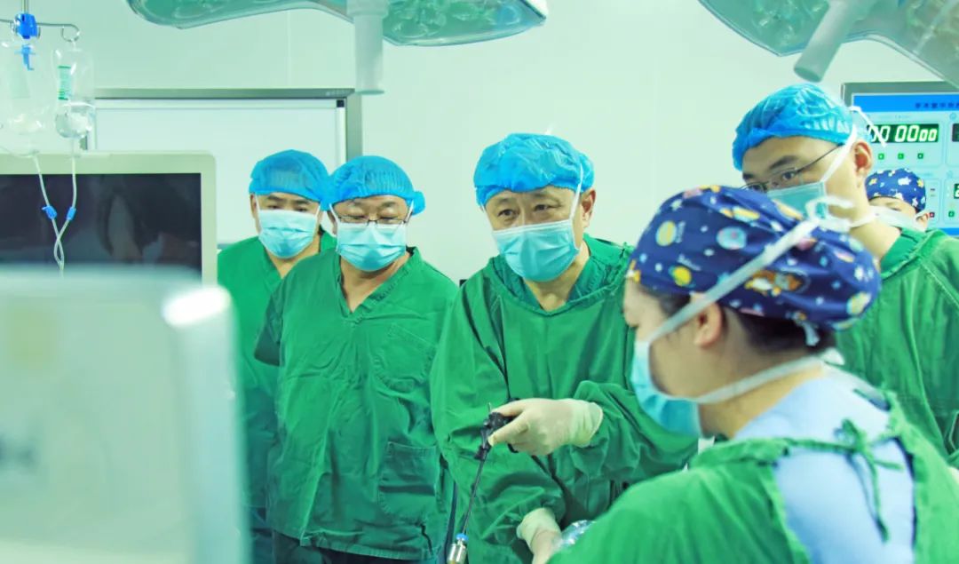 重庆松山医院密雷教授应邀参加中国医师协会内镜保胆培训基地高质量发展研讨会