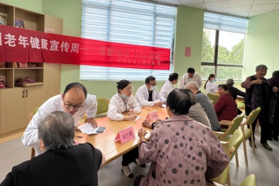全国老年健康宣传周 | 句容市人民医院走进上路社区关爱老年人健康
