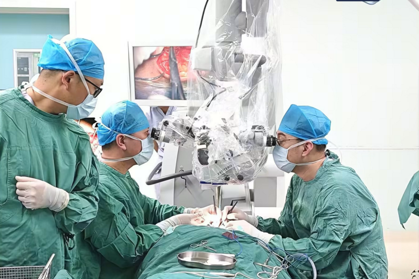 57 岁大叔脑动静脉破裂出血！深圳医生极速「拆弹」