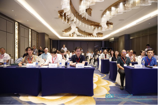 2025 微无创医学长江论坛分会场精彩速递:青年医师论坛及辩论赛