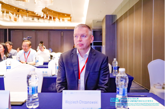 2025 微无创医学长江论坛分会场精彩速递:青年医师论坛及辩论赛