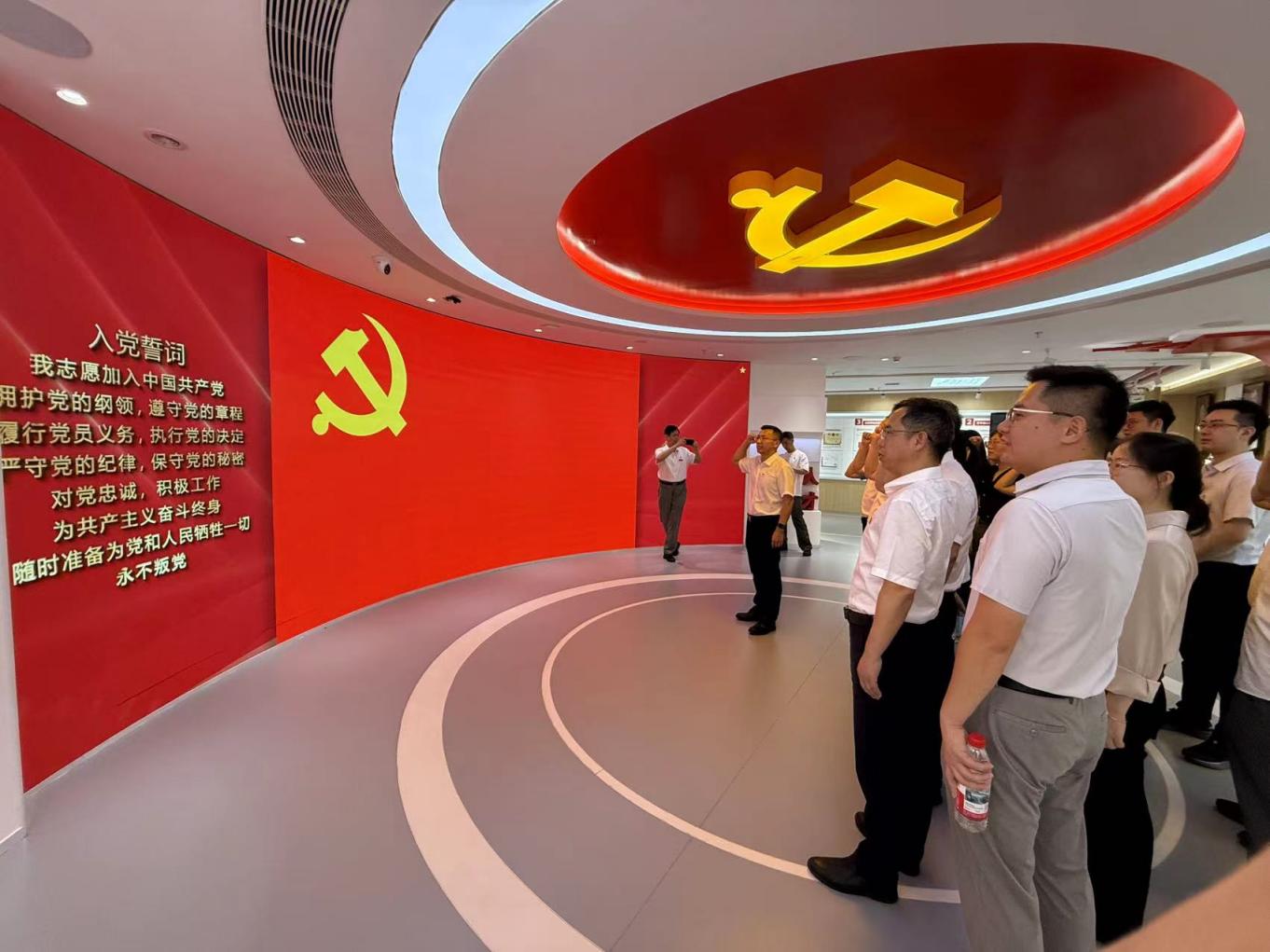 南昌大学二附院机关后勤第五、第七党支部赴南昌航空大学联学共建