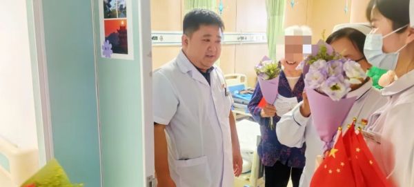 党建引领优护服务，银龄守护彰显担当！老年病科 安宁疗护病房开展 「七一」 暖心行动