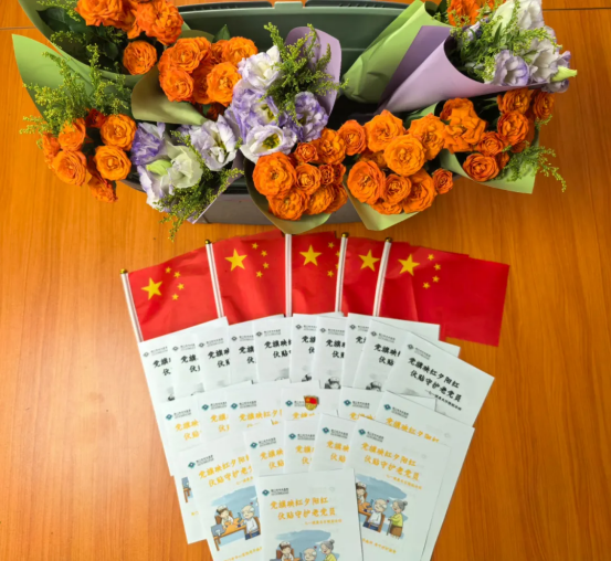 党建引领优护服务，银龄守护彰显担当！老年病科 安宁疗护病房开展 「七一」 暖心行动