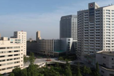 和父亲争吵后，16 岁学生手变成「鸡爪」！专家：可立即头戴纸袋缓解
