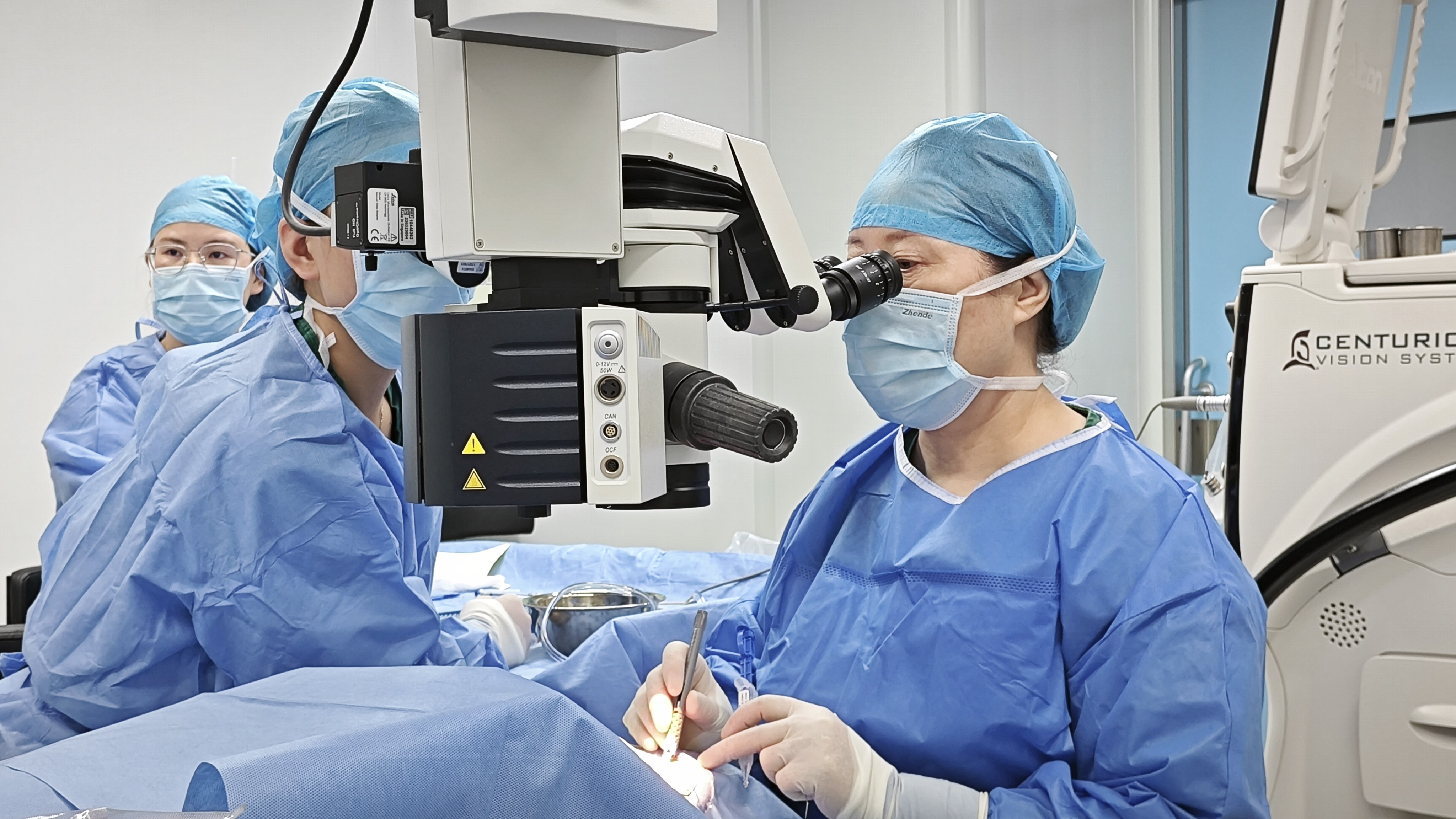 「我才 26 岁，医生却说我要瞎了！」一场打破极限的手术让他重生