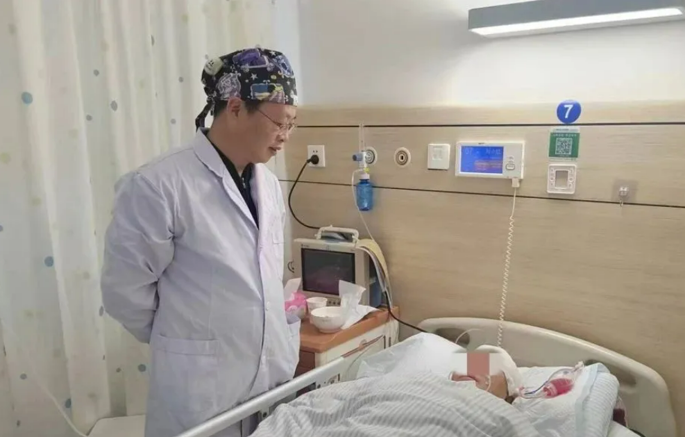 医心跟党 | 努力构建「党建业务融合」体系，激发医者为民的澎湃动能