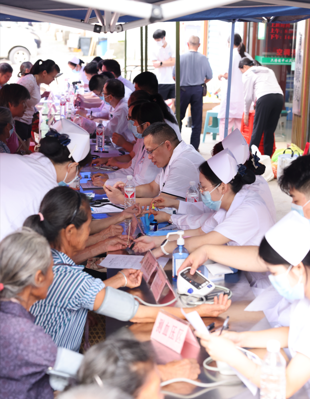 六塘镇赶圩把病看！桂林医科大学二附院公益惠民活动好贴心