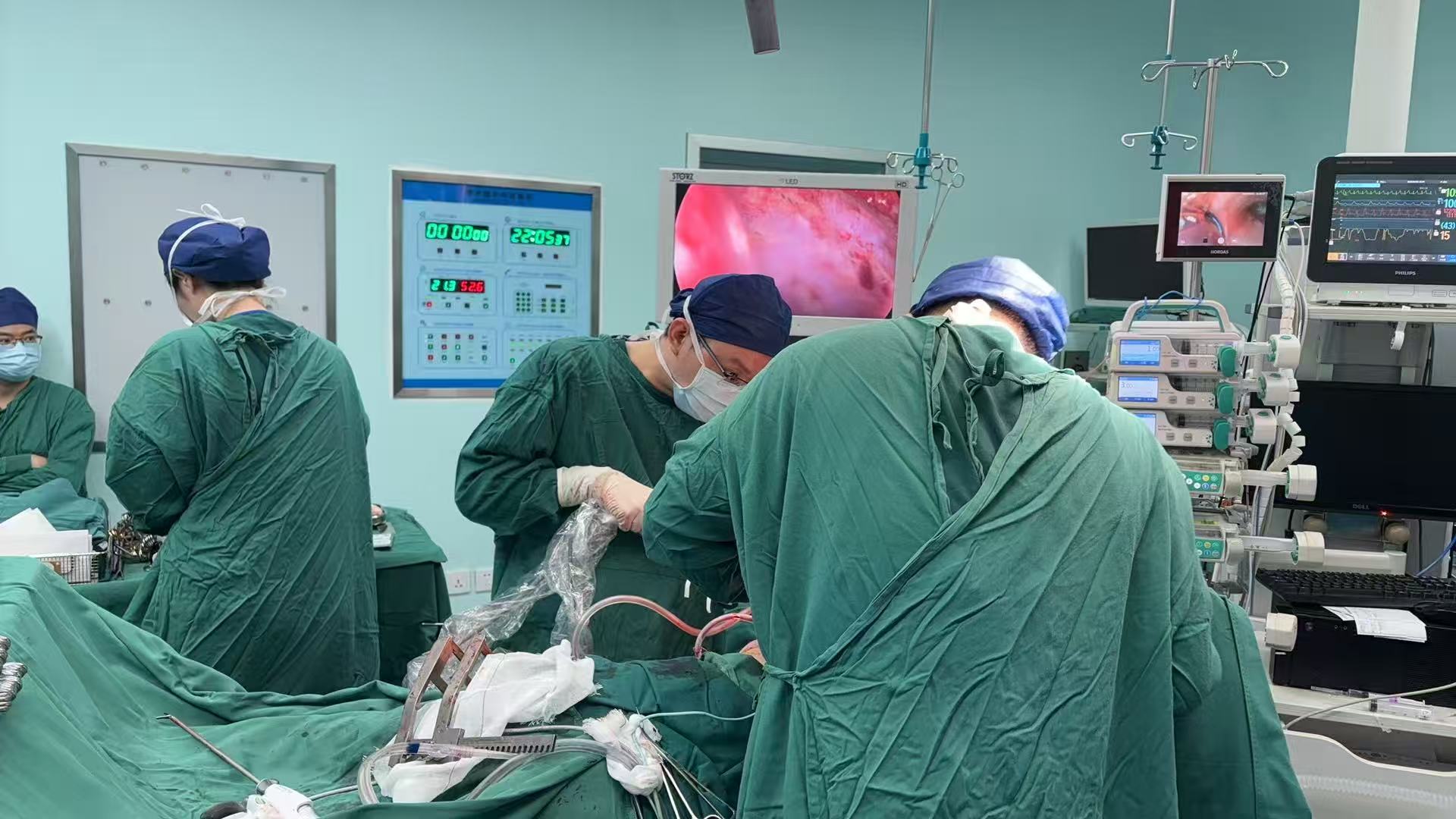 自由呼吸的感觉真好！46 岁尘肺病患者「换肺重生」