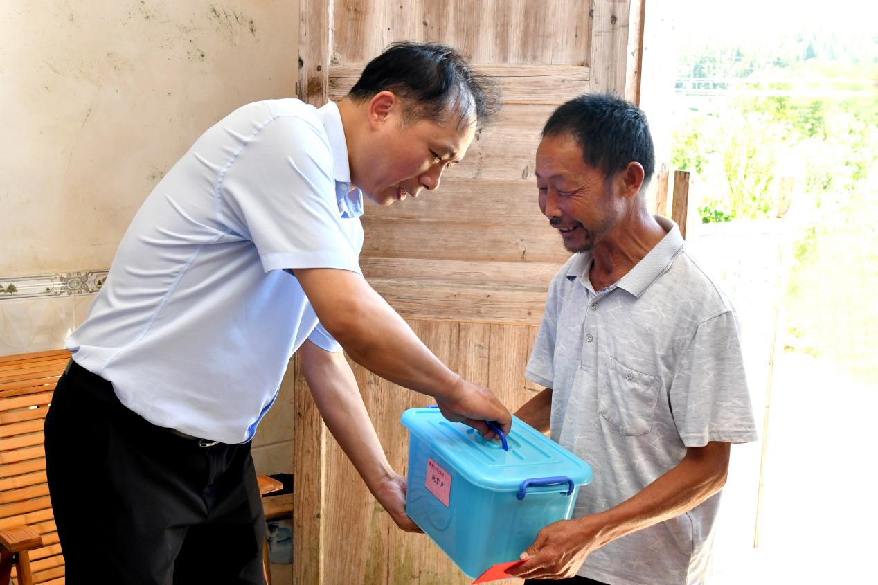 南昌大学二附院赴遂川县黄坑乡龙口村开展乡村振兴走访调研