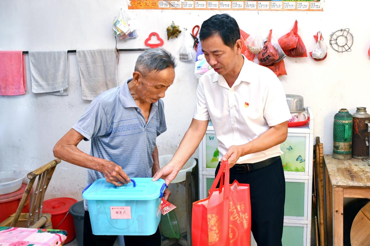 南昌大学二附院赴遂川县黄坑乡龙口村开展乡村振兴走访调研