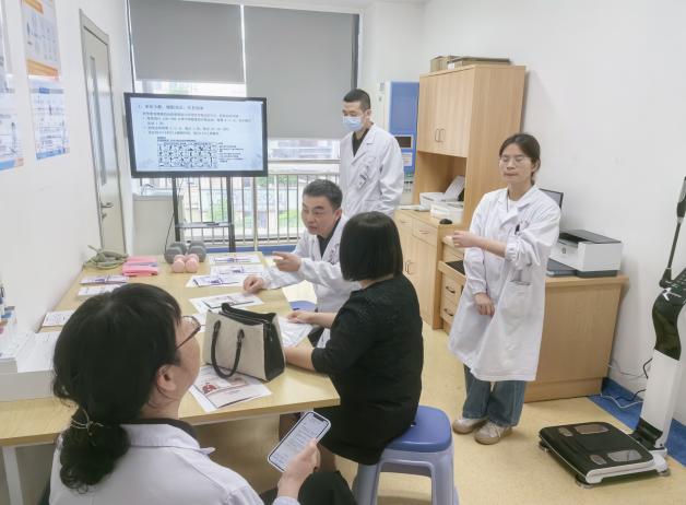 科学减重有「医」靠!南昌大学二附院创新构建体重管理全周期服务体系