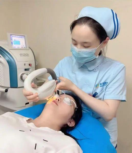 长时间在空调房里眼睛又干又痛怎么缓解?武汉普瑞眼科徐静来解答