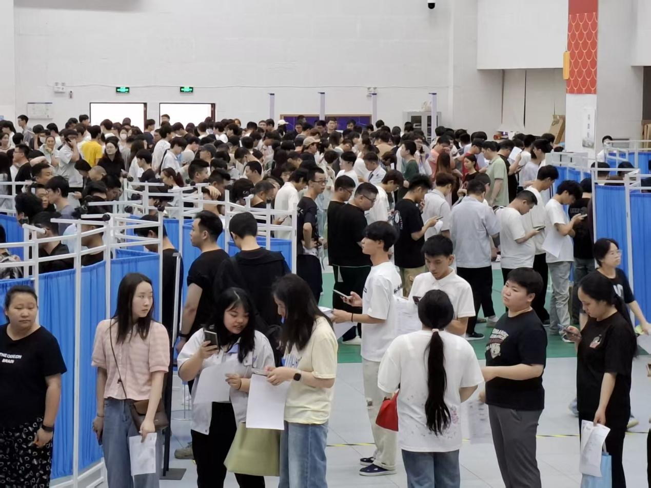 以院为家的守护者:周佳的医路担当