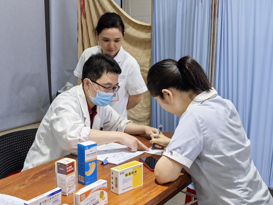 党建引领增赋能，专家下沉惠民生——珠海妇幼 15 个党支部联动香山社区启动家庭医生服务赋能系列活动