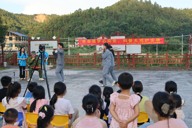 南昌大学第二附属医院 (第二临床医学院) 暑期实践活动走进遂川县黄坑乡龙口村