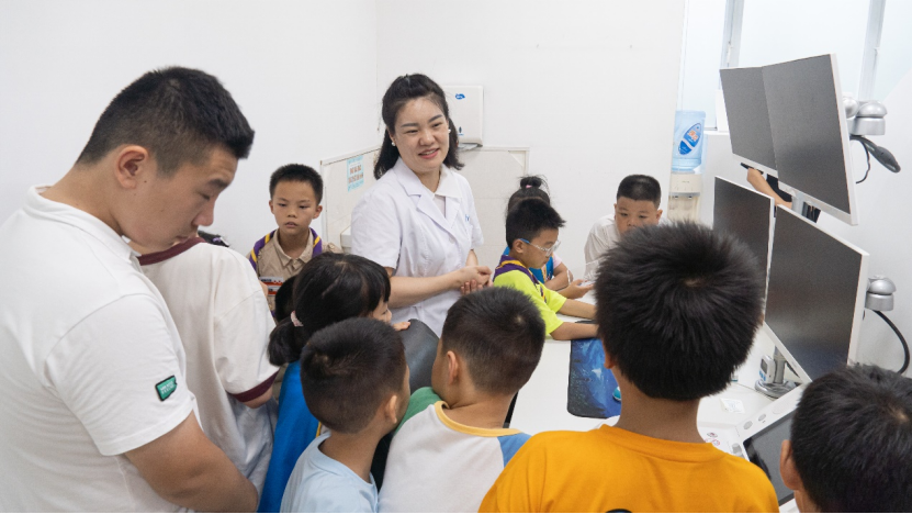 探索超声波奥秘，70 多组卓越少年义工团亲子家庭走进海扶刀发源地