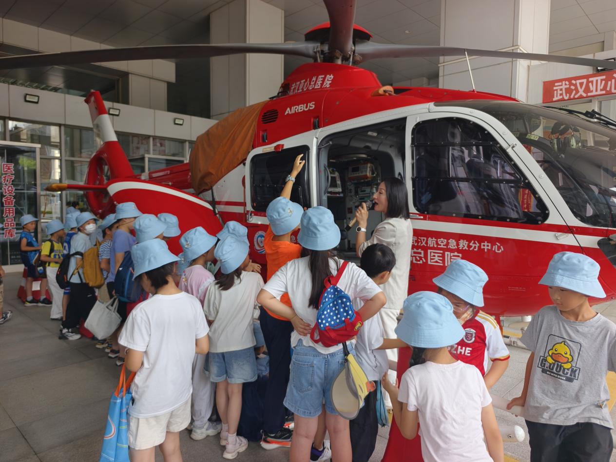 武汉亚总医院暑期绿通季 一日三「省」激活医疗「暖实力」疾病也能快乐疗愈