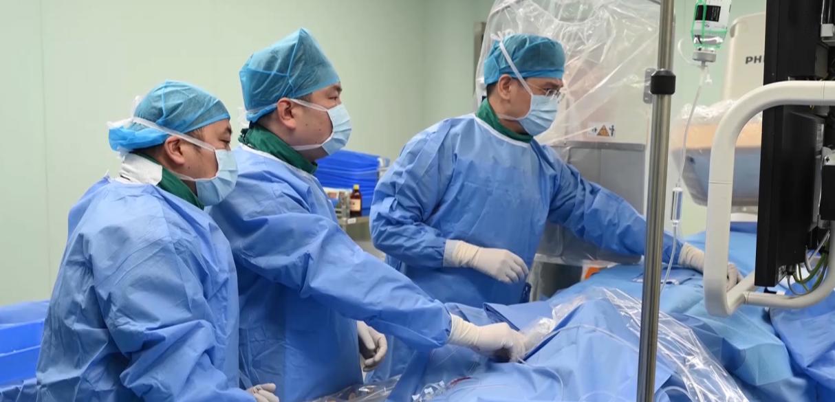 武汉亚总医院暑期绿通季 一日三「省」激活医疗「暖实力」疾病也能快乐疗愈