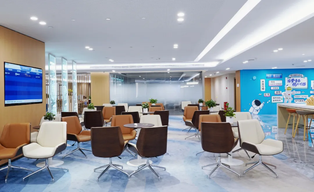 ICL 手术量十年冠庆典：爱尔眼科稳居 NO.1，以专业实力铸行业标杆