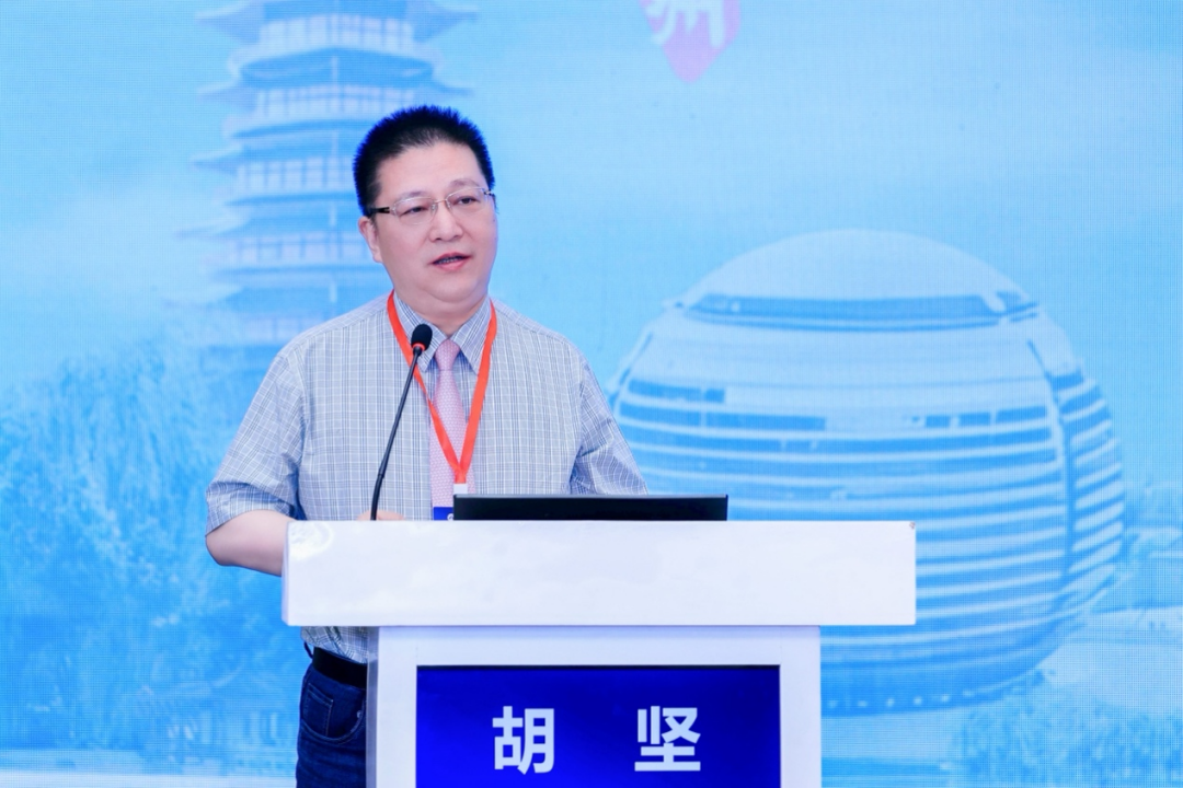 破局「头号杀手」:胡坚教授阐释肺癌防控下的 AI 赋能与革新理念