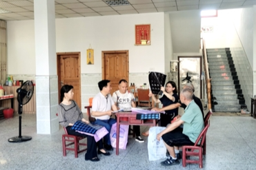 16 年驱车近 10 万公里，「候鸟医生」杜荣辉：月月「归巢」为老乡义诊