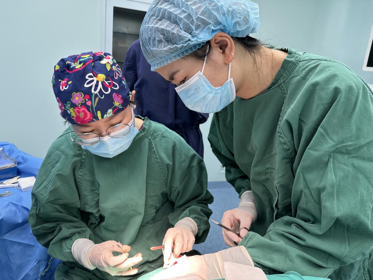 6 岁娃术后 1 年复发倒睫刷伤角膜,医生揭秘儿童睑内翻复发元凶