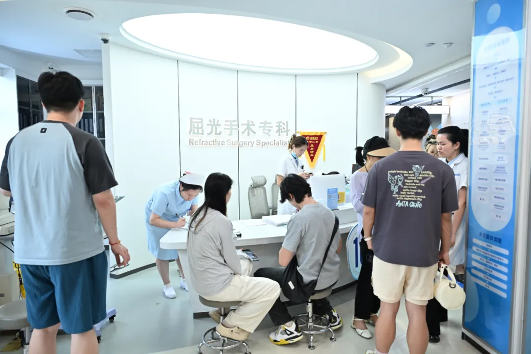 新微创全飞秒手术 SMILE pro 技术发布会在武汉普瑞眼科医院圆满举办