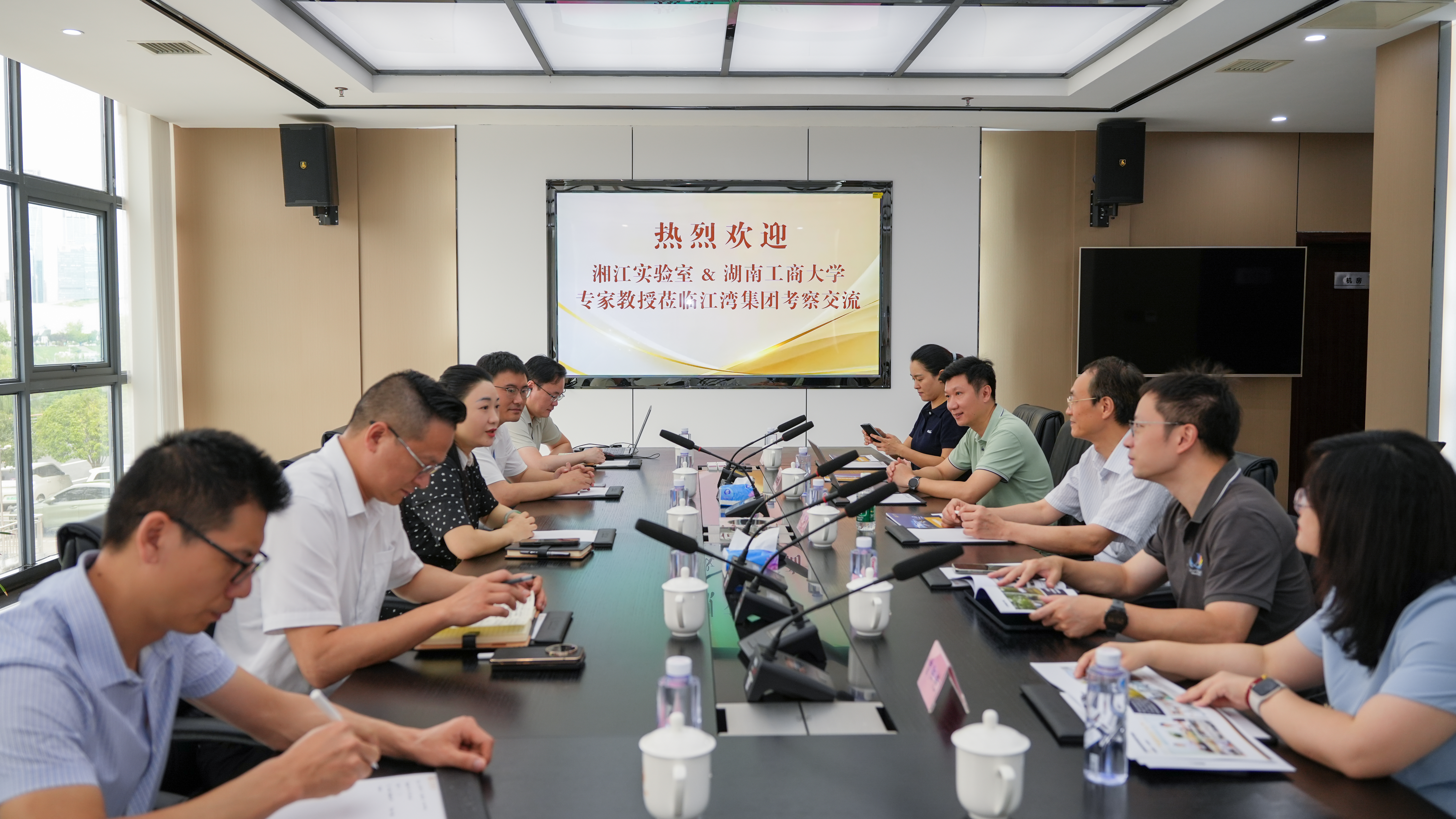 湘江实验室专家一行参观江湾医院  共探人工智能与医疗深度融合新路径