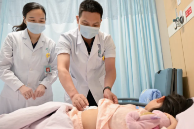 8 岁女孩肚子疼，医生：看妇科！家长：啊？