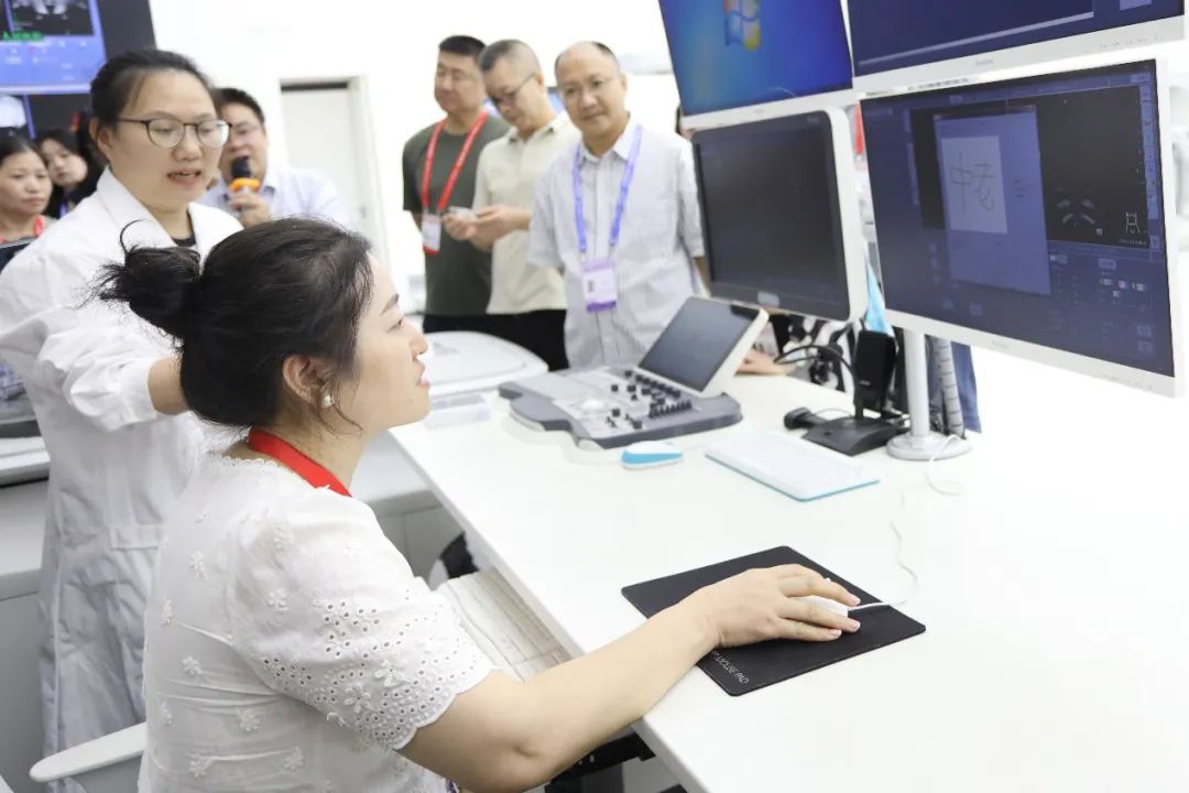 海外华文媒体聚焦海扶科技见证「重庆智造」力量