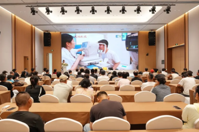 辽宁高考公益分享会圆满落幕： 高分学霸亮「秘籍」，「清晰视界」助启航