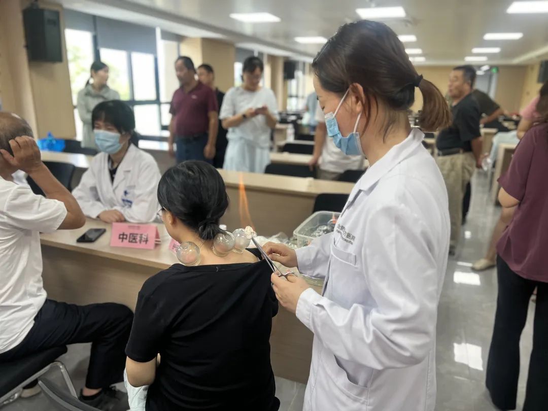 致敬退役军人,健康护航老兵!