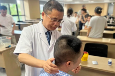 致敬退役军人，健康护航老兵！