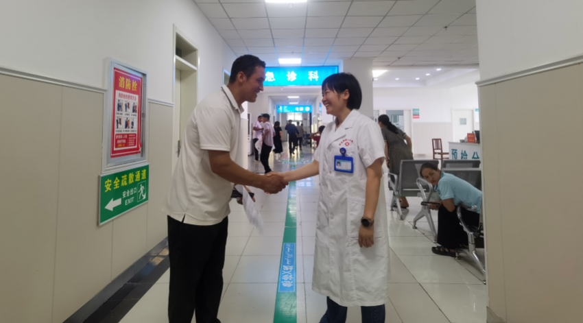 列车上儿童突发高烧 南昌大学二附院援疆医生刘琴紧急救援