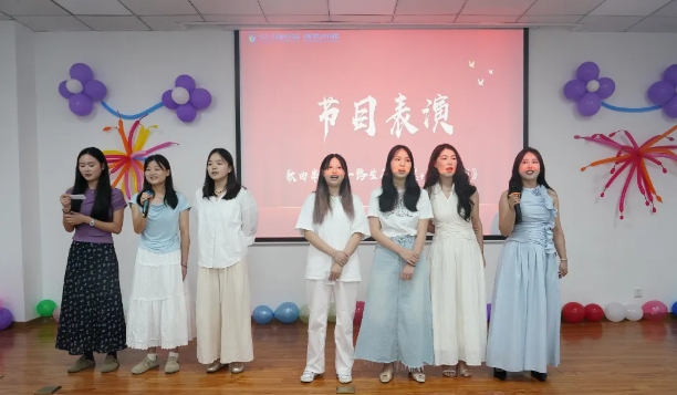 筑梦天使路·启航新征程丨重庆大学附属黔江医院 2025 年护士规范化培训结业典礼圆满举行