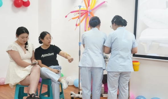 筑梦天使路·启航新征程丨重庆大学附属黔江医院 2025 年护士规范化培训结业典礼圆满举行